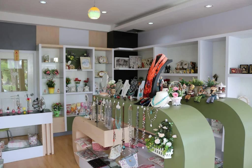 The Greenery Hotel - photo 16