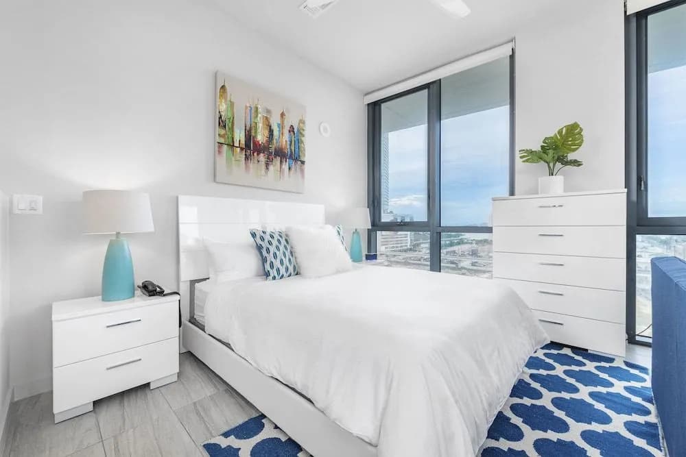 Bluebird Suites Downtown Brickell - photo 4