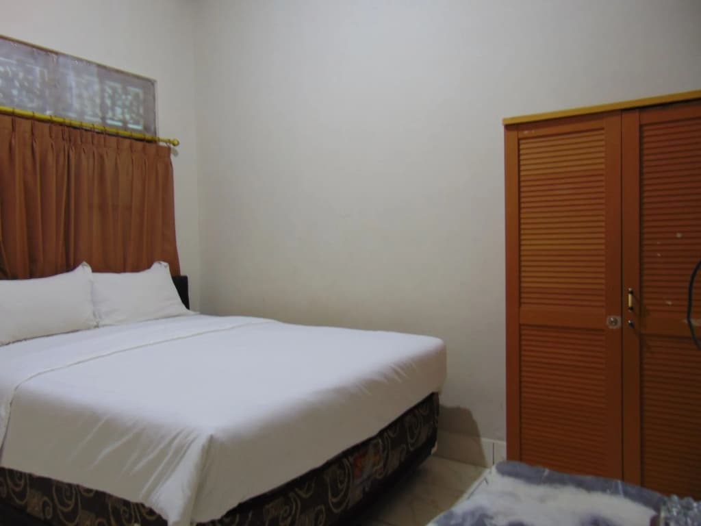 A Residence - photo 6