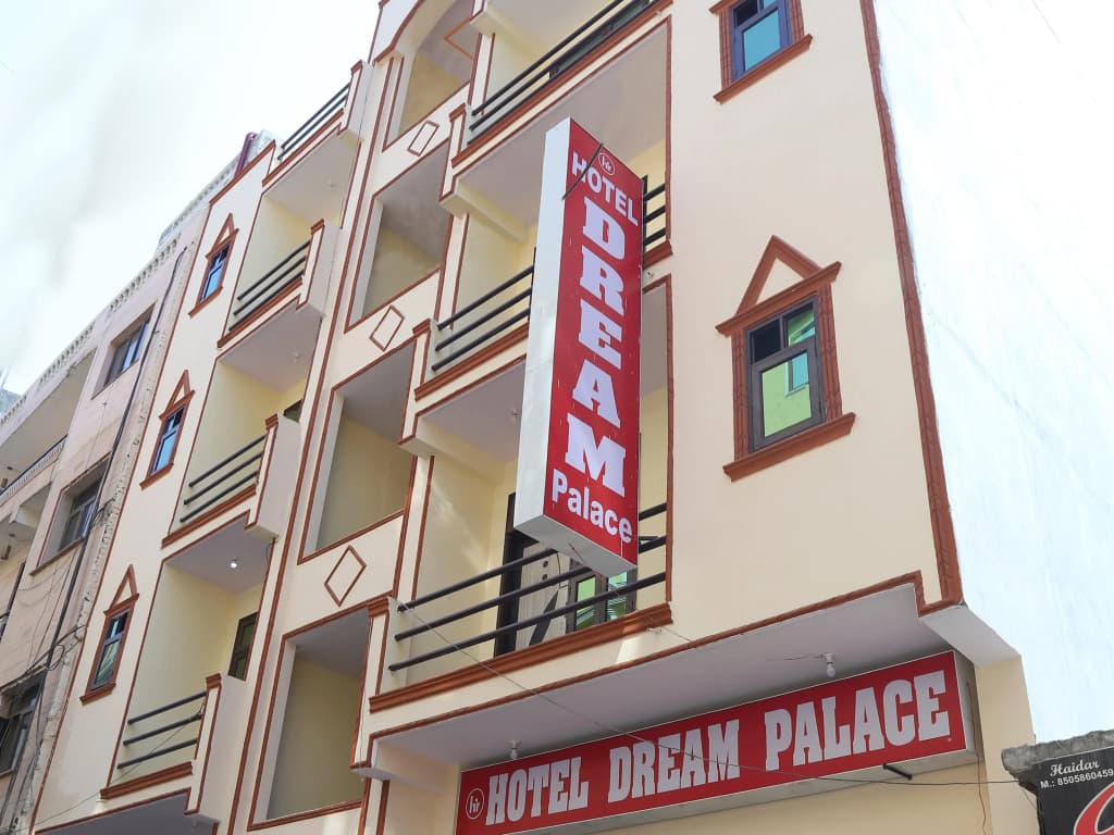 Airport Hotel Dream Palace - photo 1