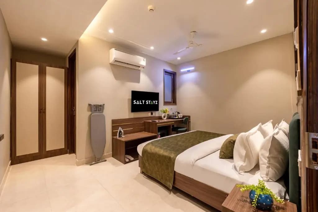 Saltstayz Premier - Paschim Vihar - photo 18