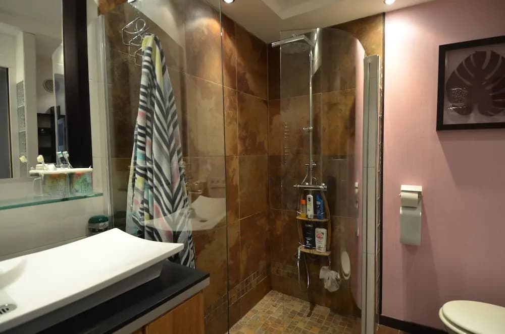 Modern apartment 6 persons with Jacuzzi in Nice Downtown - photo 7