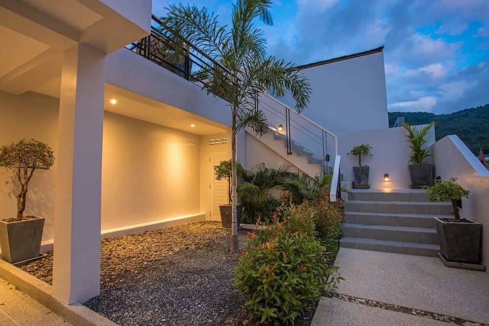 Elegant Designer 4BR Pool Villa Skylight - photo 11