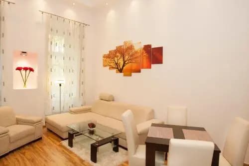 Charlotte Apartment Close to Opera - photo 5