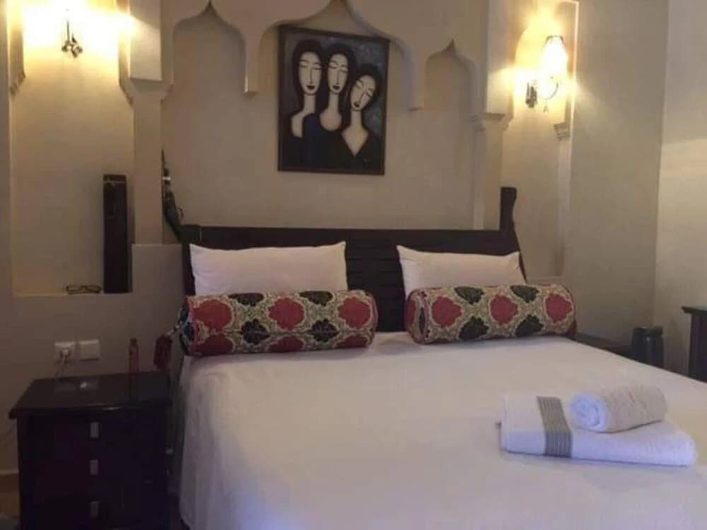 2 Bed Flat - Sleeps 6 - Hottub - Parking - Wifi - photo 2