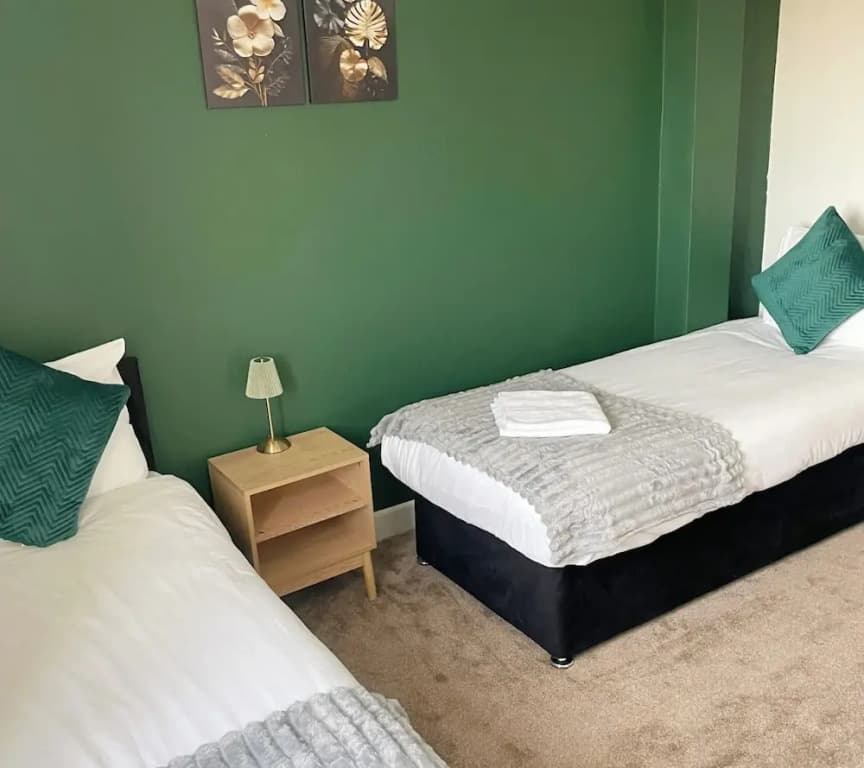 Your Home-from-home - Business & Families - 6 Beds - photo 3