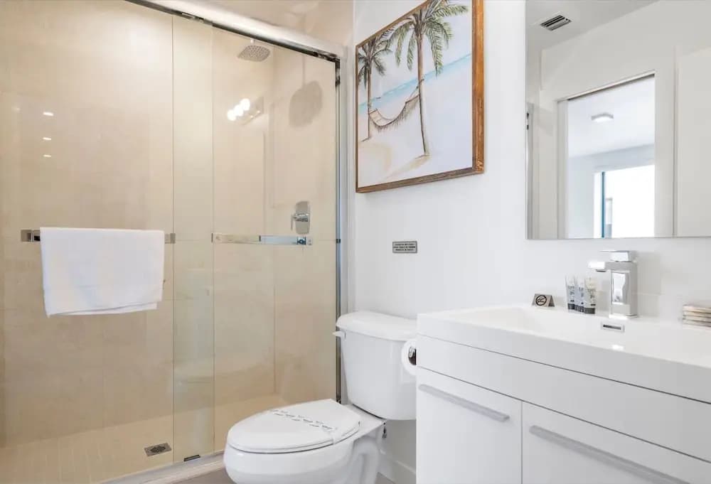 Miami Suite 303 - photo 16