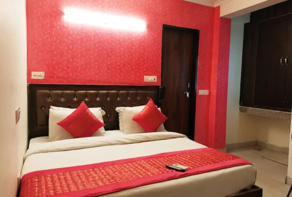 River Front Hotel Delhi - photo 7
