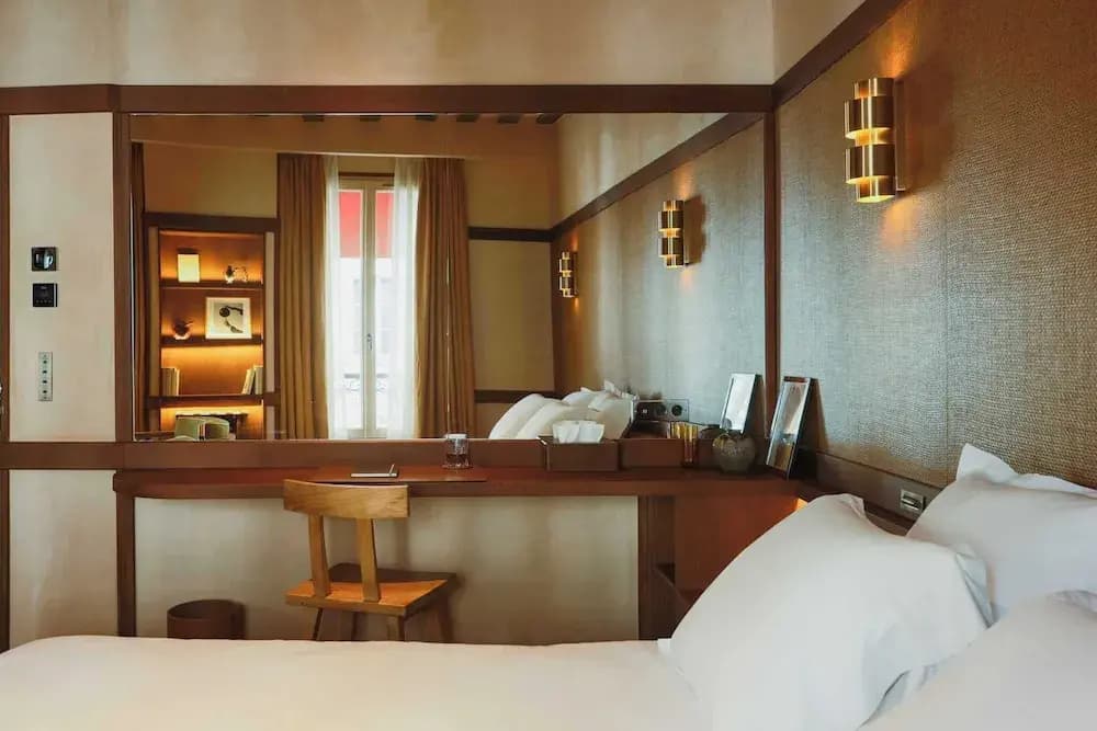 Confidential Room 1, a Stone's Throw From the Louvre - photo 1