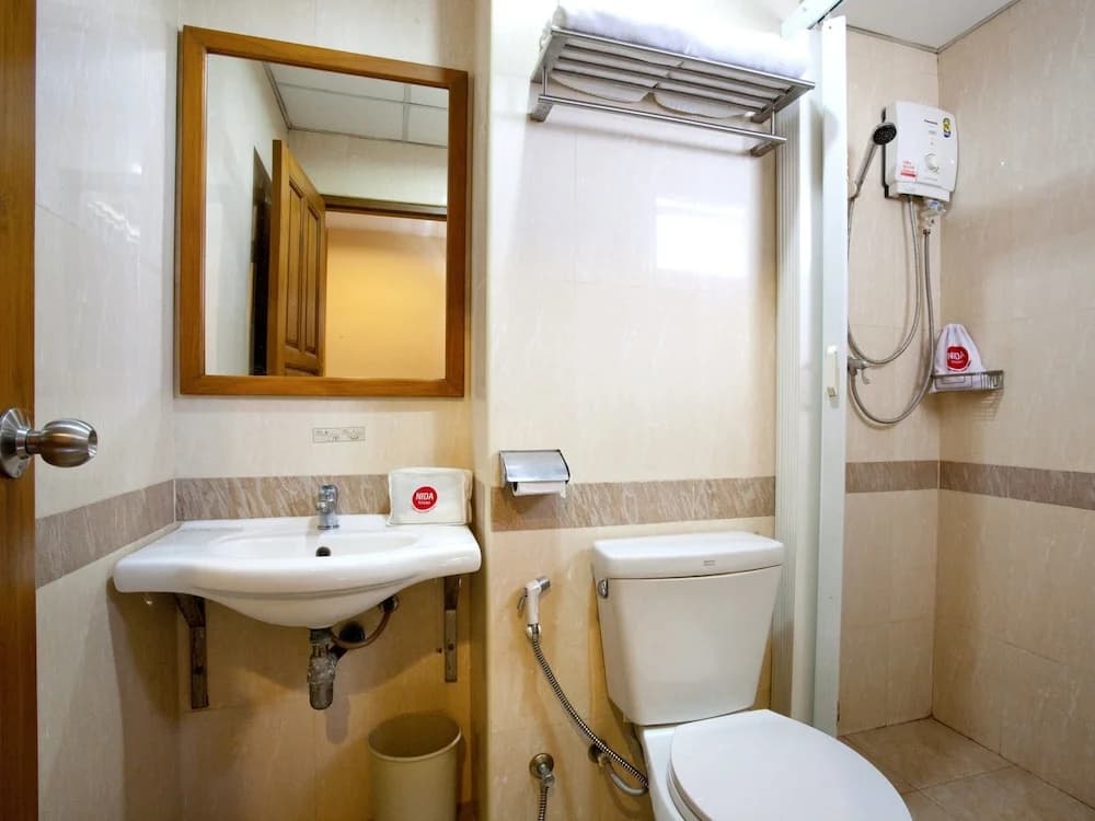 曼谷三6体育馆地标奈达酒店(Nida Rooms Triple 6 Stadium Landmark) - photo 10