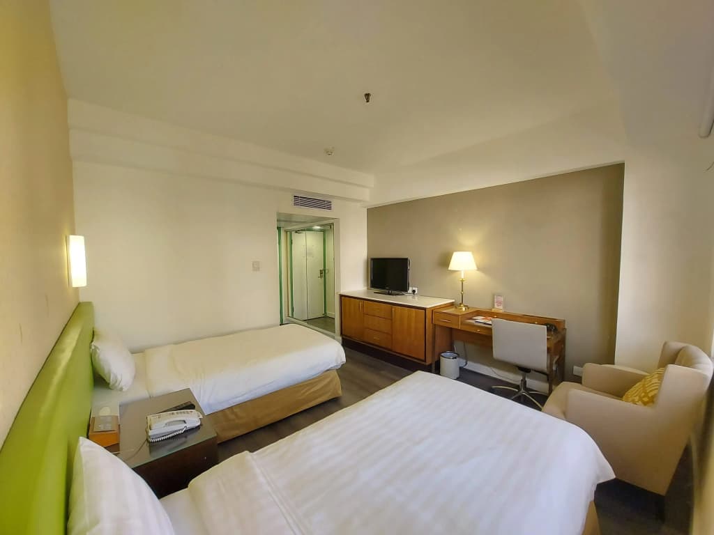 Silvermine Beach Resort - photo 3