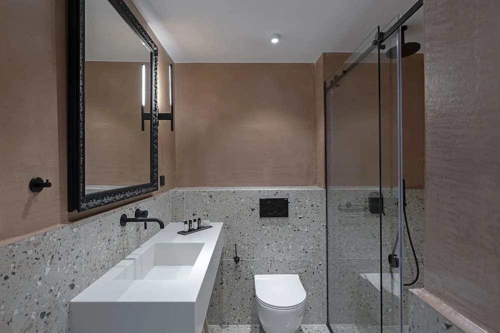 The Athenians Art Apartments - photo 9