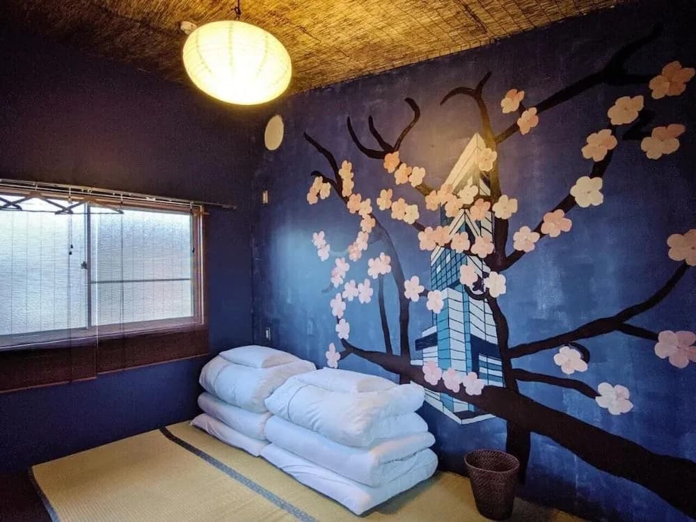 Mad Cat Hostel Osaka & Bar - photo 3