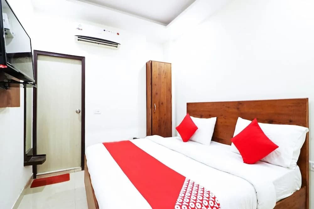 OYO 42622 Admiral Suites - photo 4