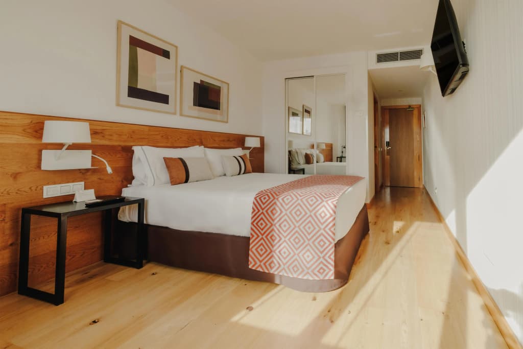 Rafaelhoteles Atocha - photo 26