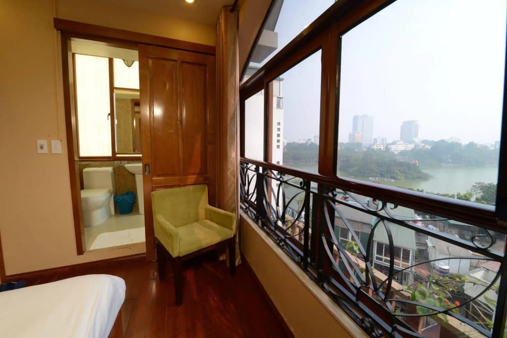 Artisan Lakeview Hotel - photo 8