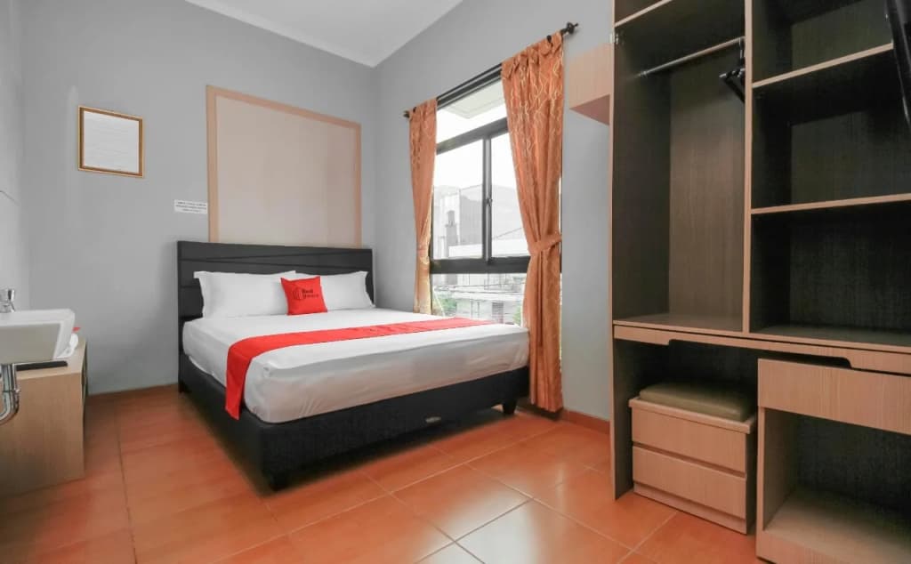RedDoorz near Manggarai Station 2 - photo 3