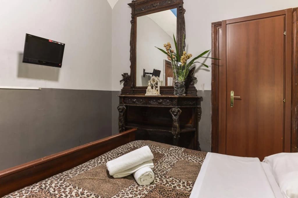 Napoleon Guesthouse - photo 12