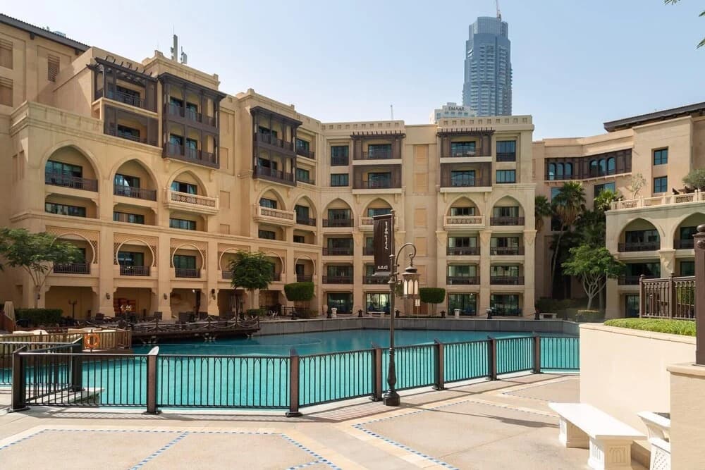 Light + Beautiful 1BR in Amazing Downtown Dubai! - photo 15