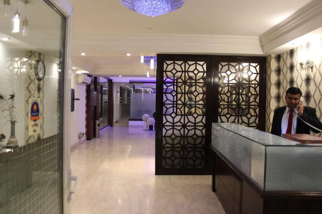 Hotel Comfort Zone Greater Kailash - photo 15