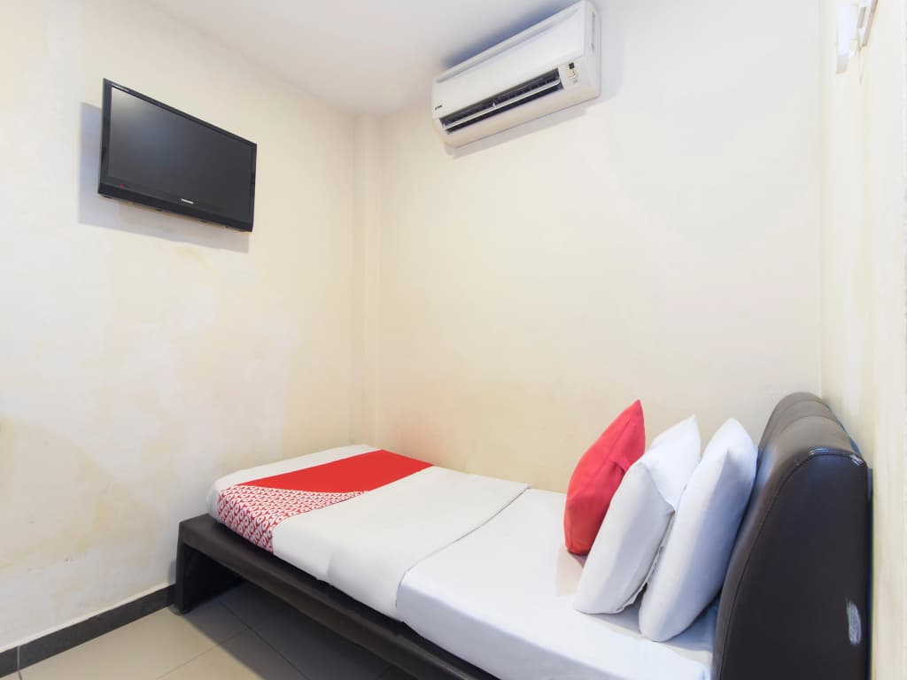 OYO 124 Hotel Seniman Sentul (Sanitized Stay) - photo 31