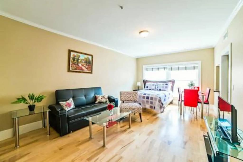 Ray W. Suites - photo 10