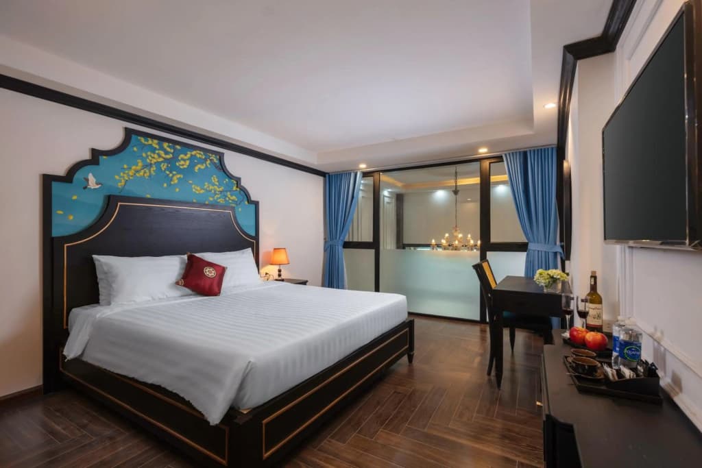 Queen Light Hotel - photo 3