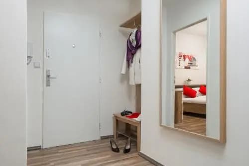 Henry Apartments - photo 6