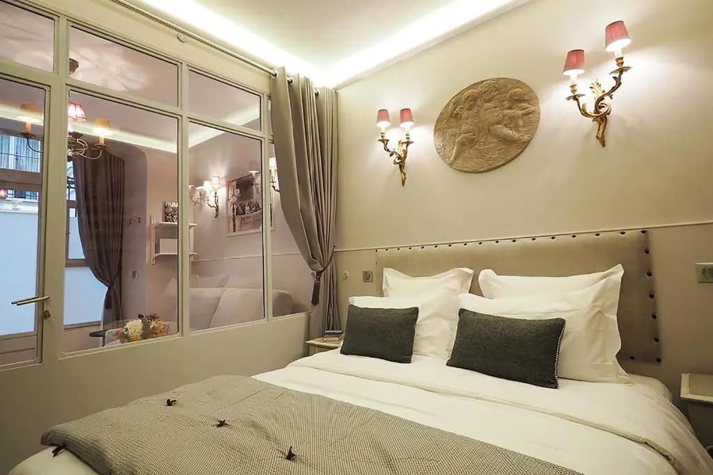 Palais Royal ChicSuites - photo 4