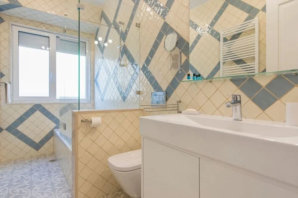 Spacious 4bdr River View - photo 12