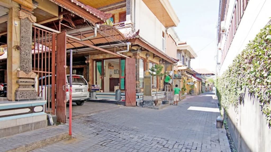 Segara Sadhu Inn Kuta by ecommerceloka - photo 1