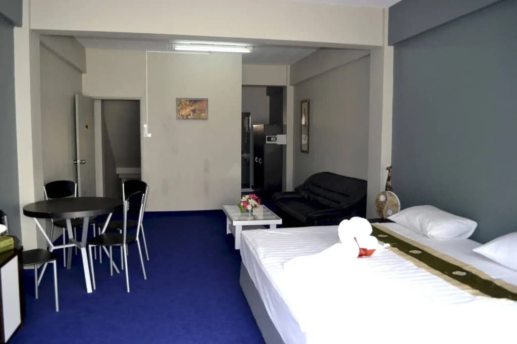The Lounge Hotel - photo 4