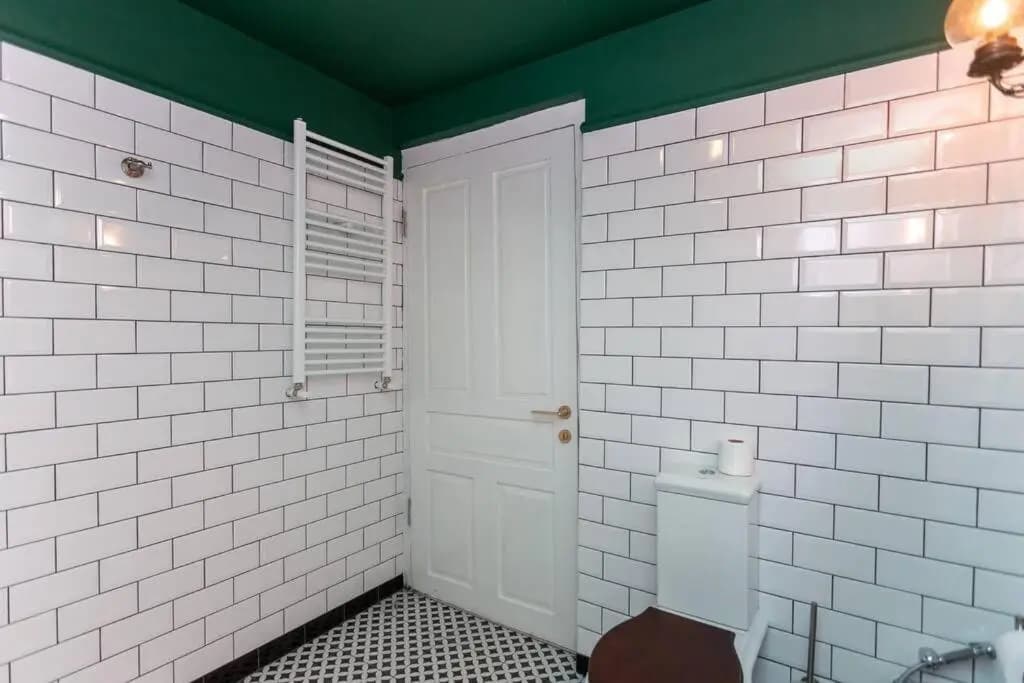Charming 2BR Apt in Old Tbilisi - photo 8