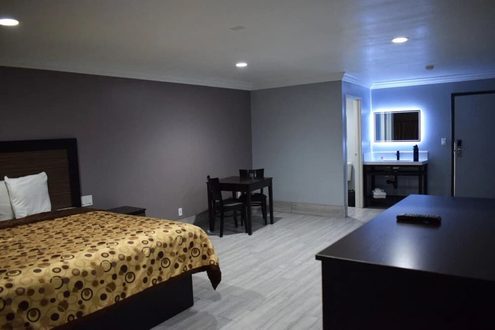 Willow Tree Inn Suites - photo 2
