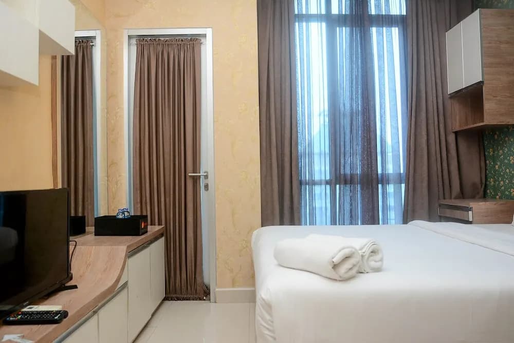 Gorgeous and Strategic Studio Apartment at Capitol Park Residence - photo 1