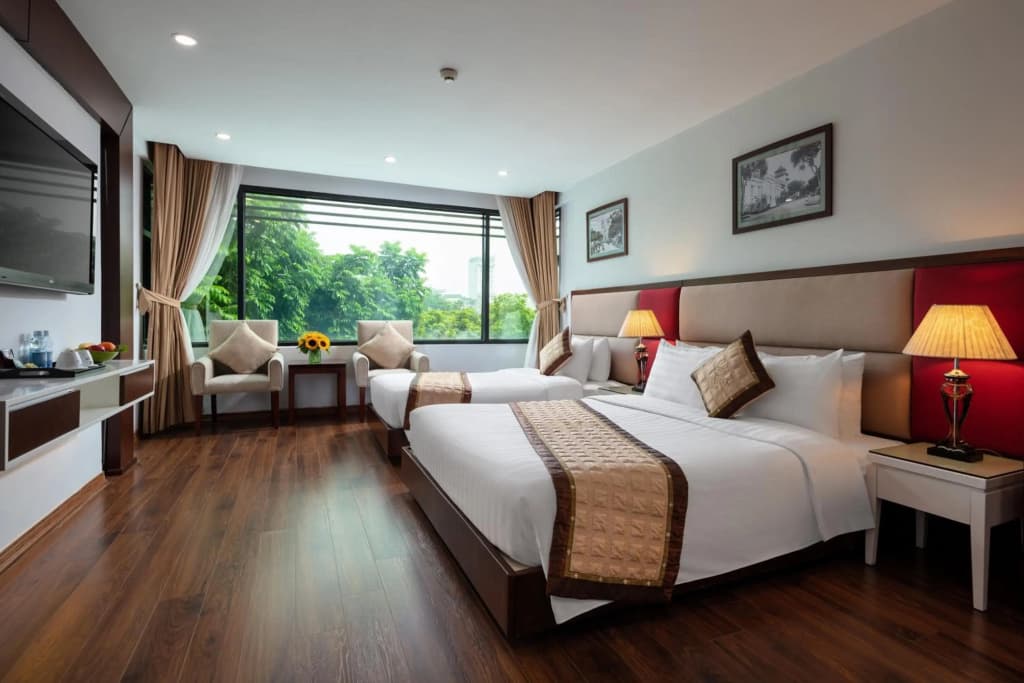 Skylark Hotel - photo 3