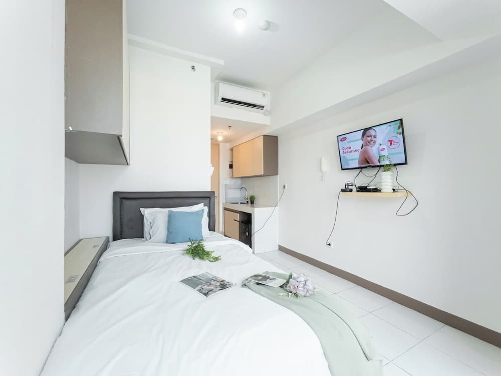 Comfy And Neat Studio At Tokyo Riverside Pik 2 Apartment Near Tokyo Hub - photo 1
