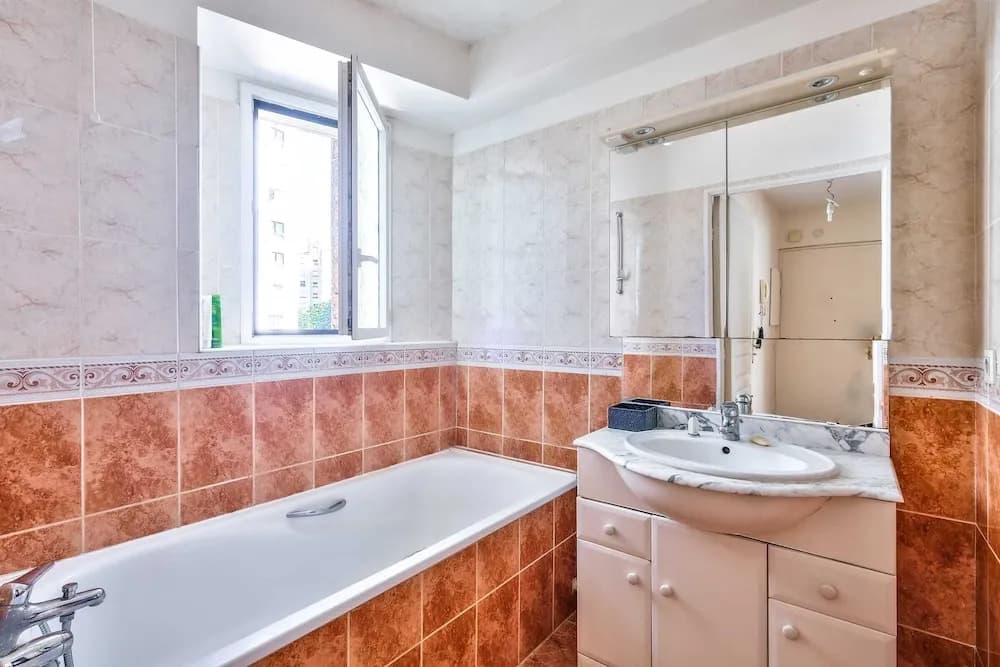 Nice 2 Room Apartment in Paris - photo 7
