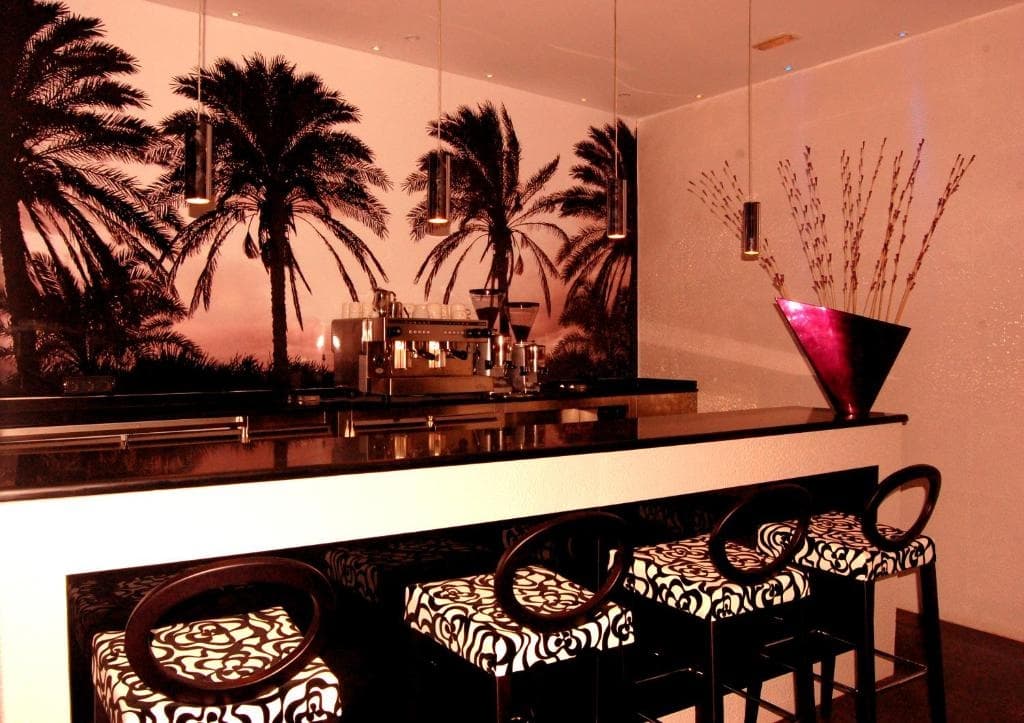 California Hotel - photo 23