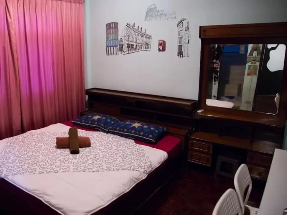 Mad Cow Hostel - photo 6