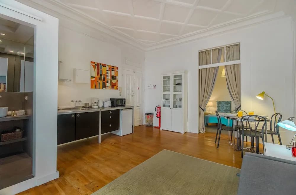 Chiado Balcony Apartment - photo 6