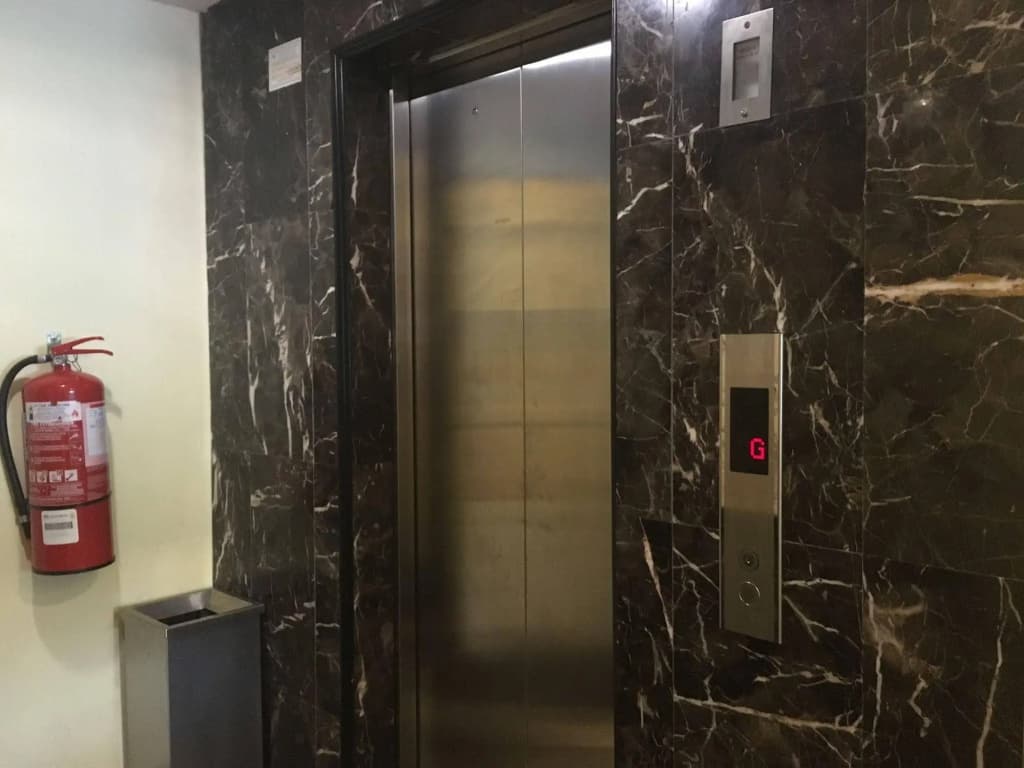 OYO Capital O 89695 Planters Hotel - photo 11