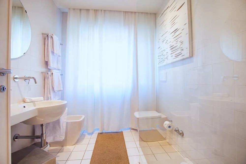 Beautiful 4 Bed Flat Close to Vatican - photo 9