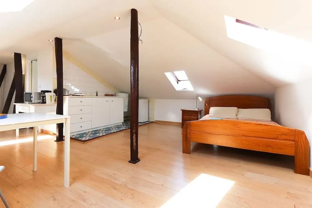 Sunny Attict Loft by Homing - photo 2