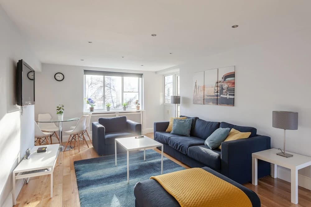 3 Bedrooms Apartment Central London - photo 2