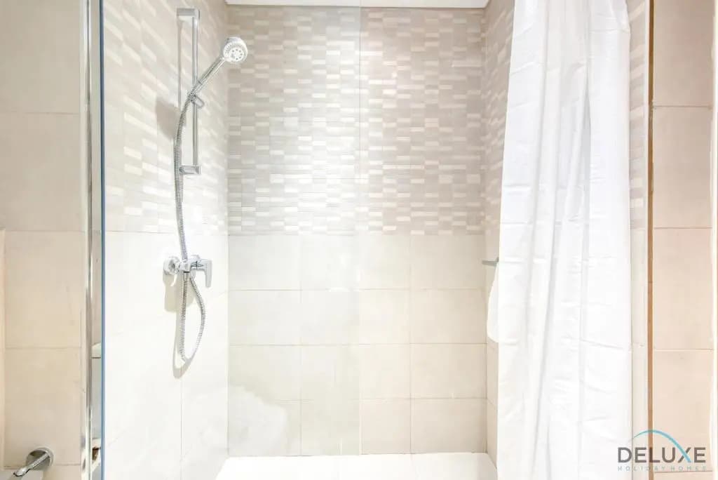 Charming Studio at Azizi Aura Residences Downtown Jebel Ali by Deluxe Holiday Homes - photo 8
