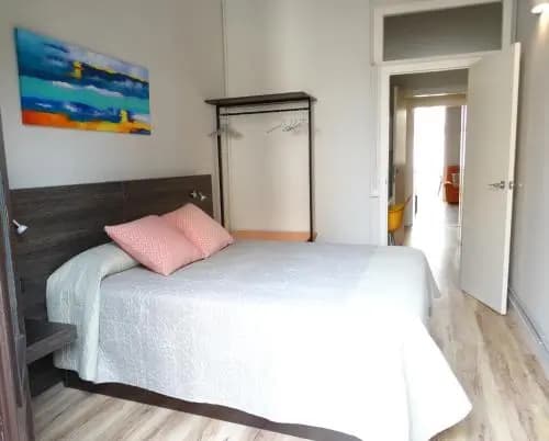 Feel at Sants Apartments - photo 4