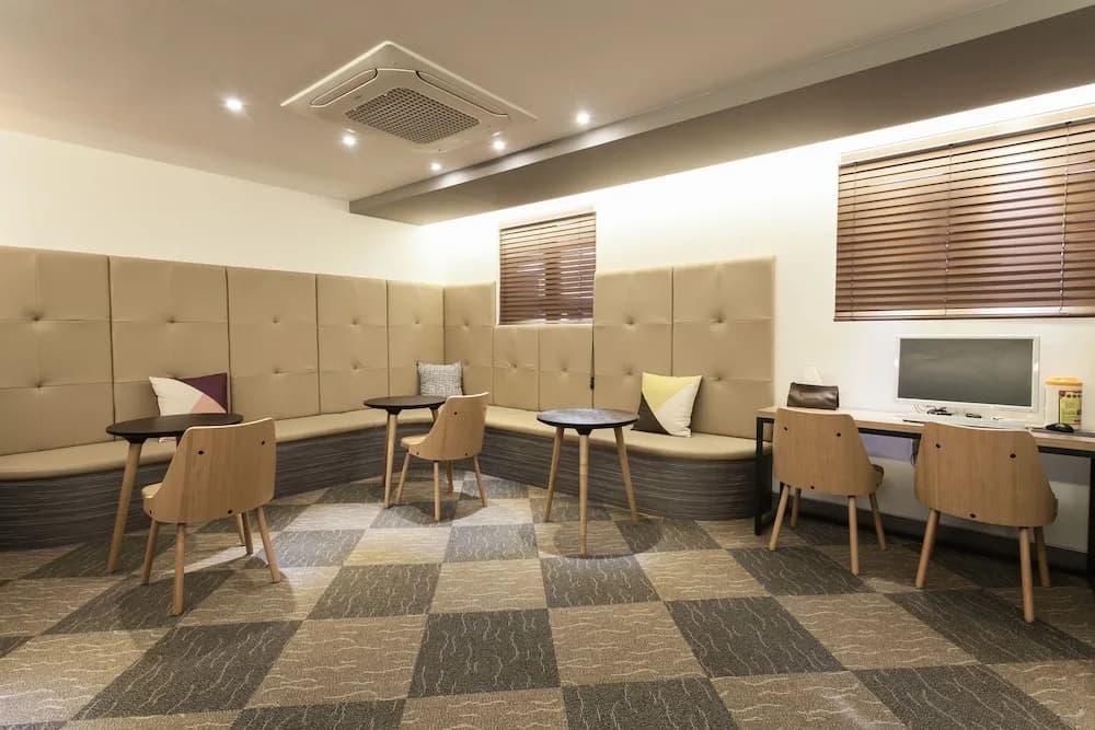 Hub Hotel - photo 8