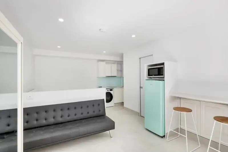 New studio apartment in Surry Hills - photo 1