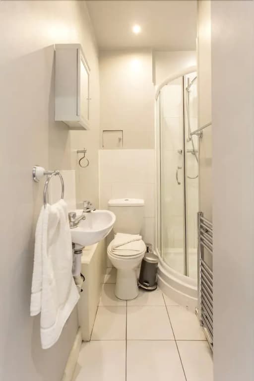 St Mary's Street 3 Bed Apartment In the Old Town - photo 8